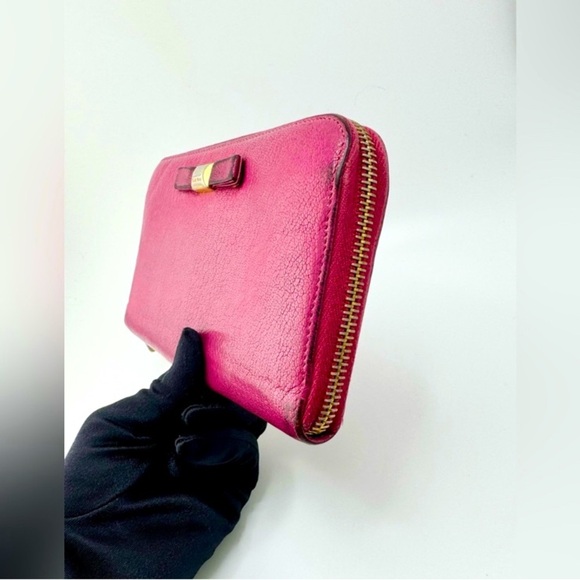 MIU MIU Fuchsia Wallet, GUC - Picture 4 of 12